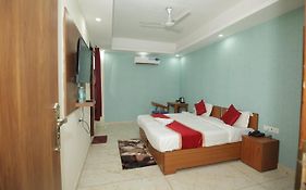 Hotel The Anvi Residency Sector 122