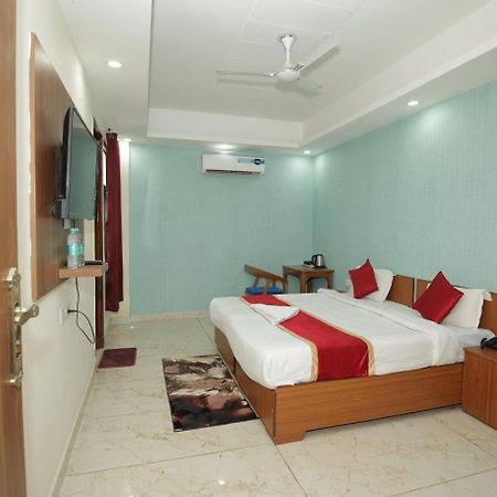 Hotel The Anvi Residency Sector 122 Noida Exterior photo