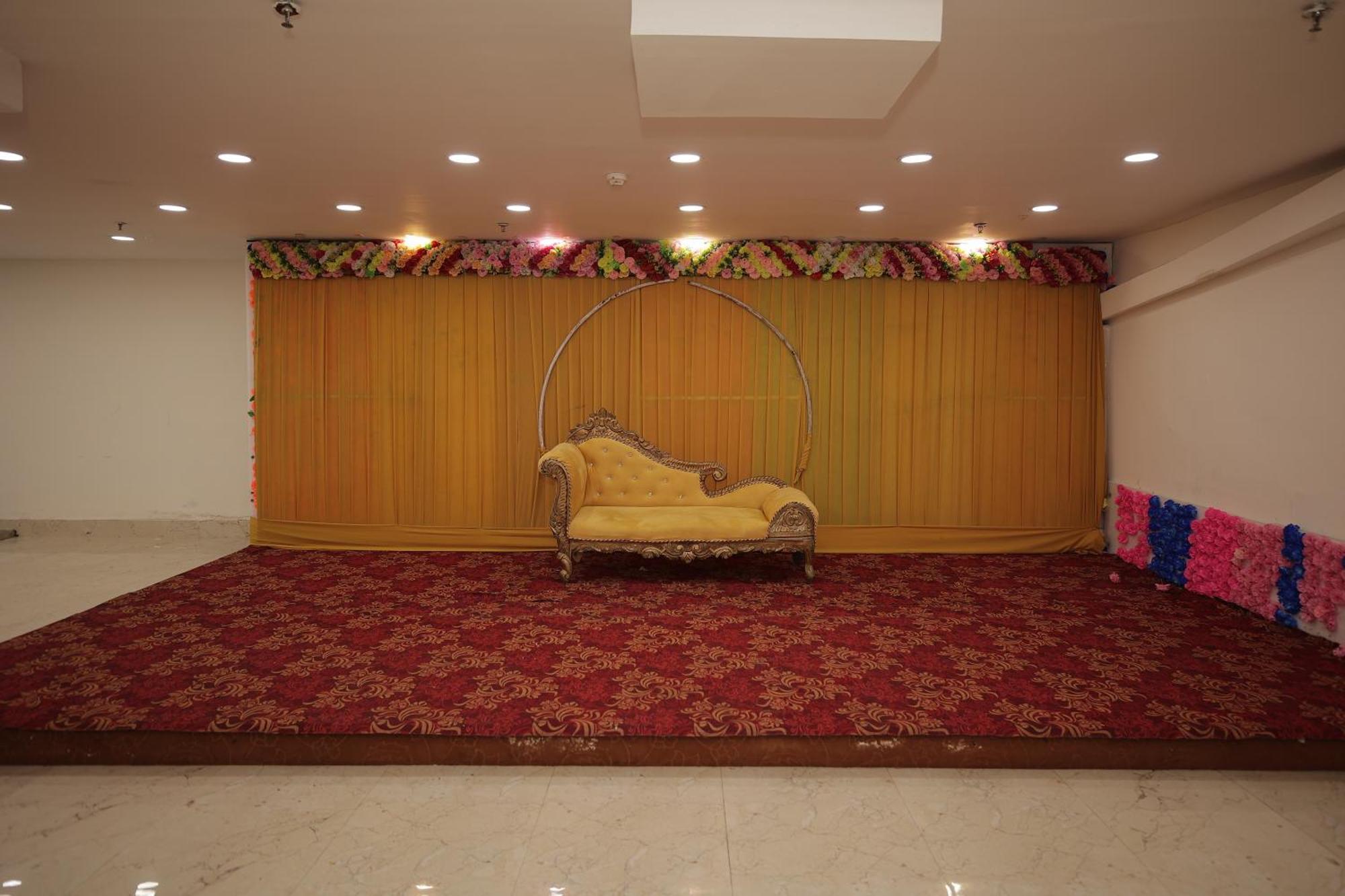 Hotel The Anvi Residency Sector 122 Noida Exterior photo