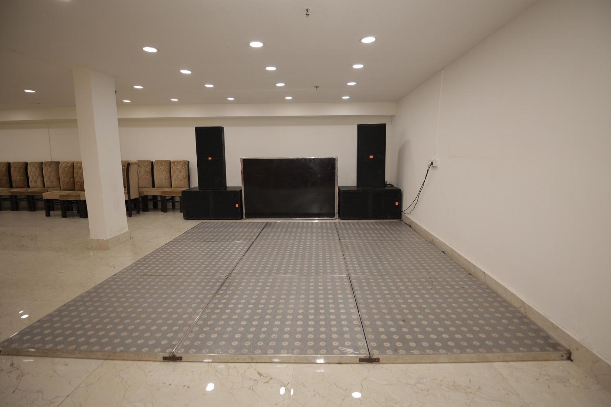 Hotel The Anvi Residency Sector 122 Noida Exterior photo