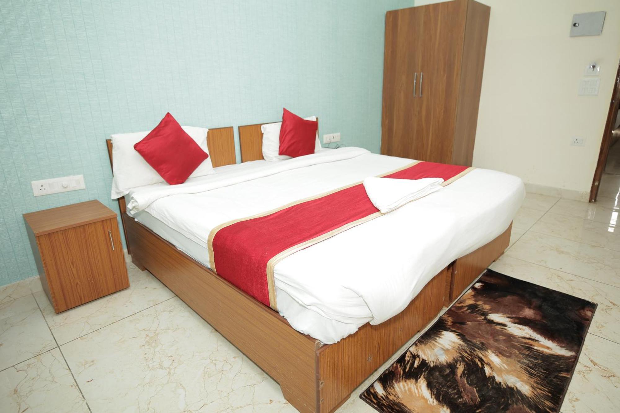 Hotel The Anvi Residency Sector 122 Noida Exterior photo