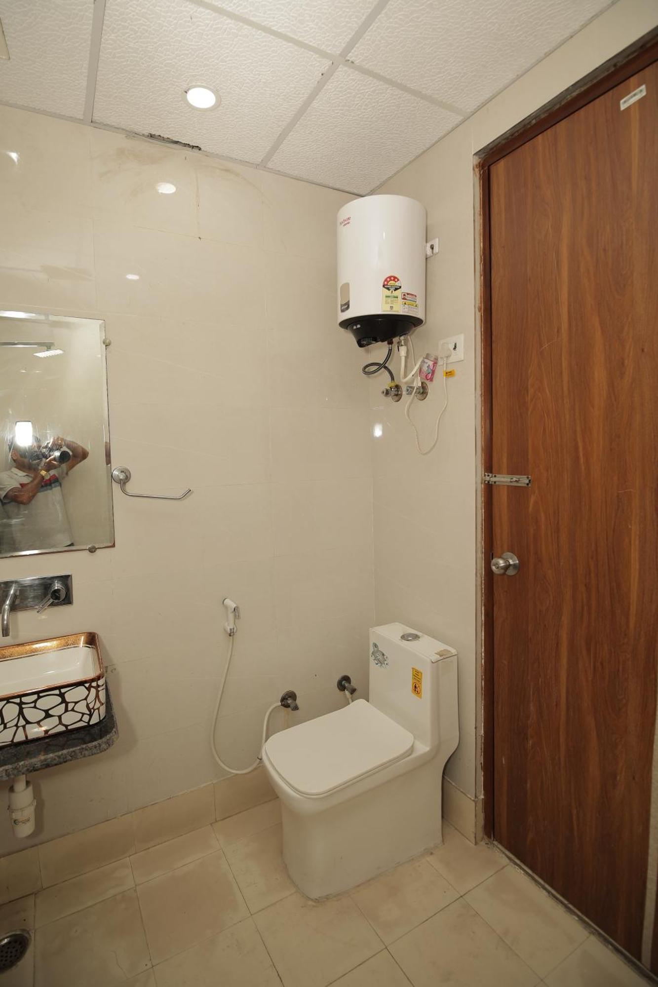 Hotel The Anvi Residency Sector 122 Noida Exterior photo