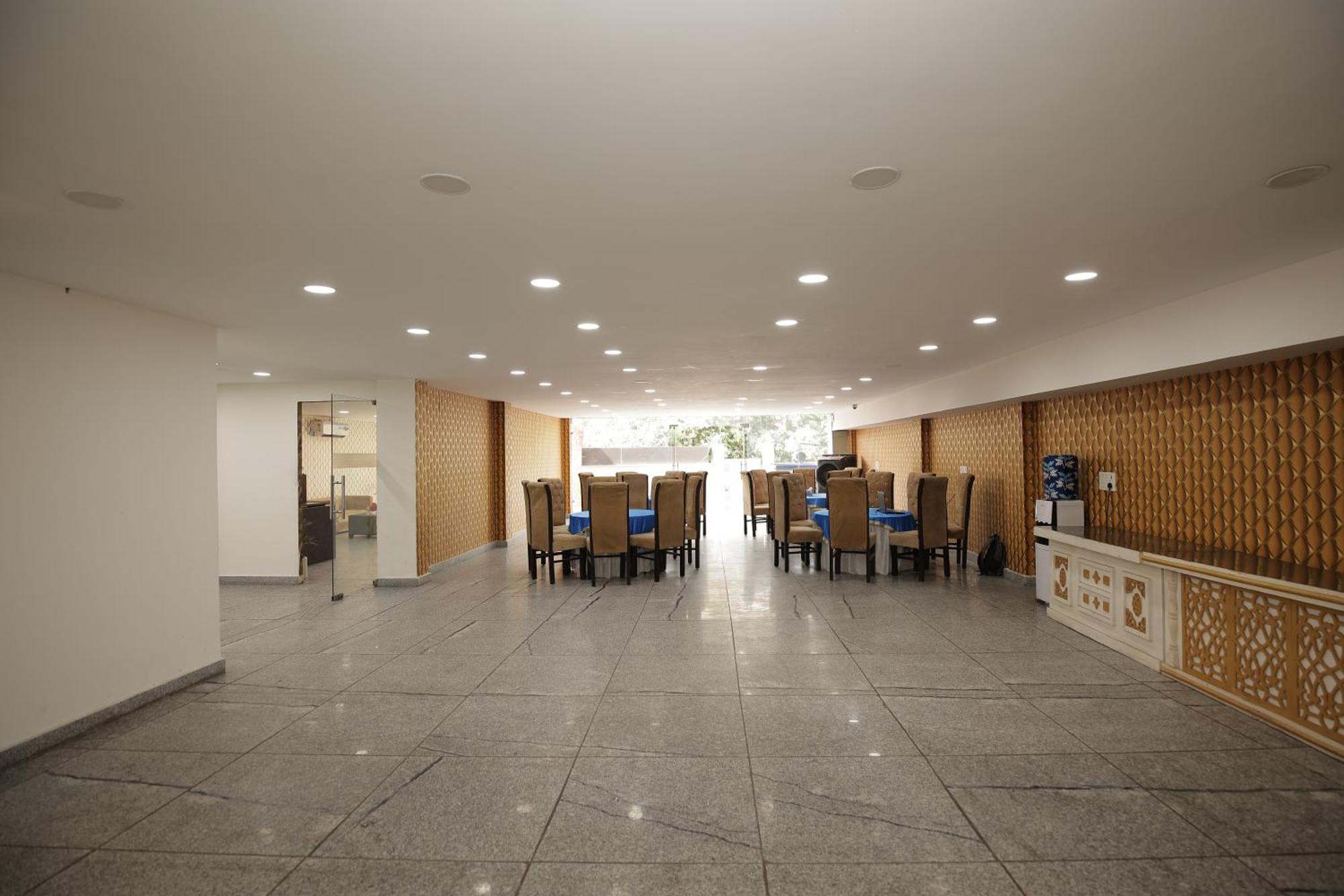 Hotel The Anvi Residency Sector 122 Noida Exterior photo